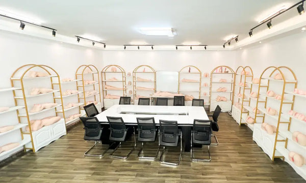 Photos of the cooperative factory Hexxme